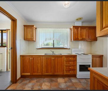 SIX MONTH ORIGINAL LEASE - WITH POSSIBLE MONTHLY EXTENTIONS ON WARDS. - Photo 5