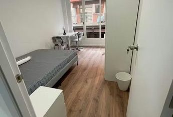 Plaça de Pep Ventura, Badalona, Catalonia 08912