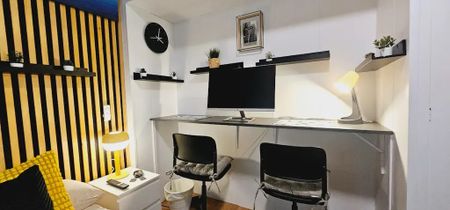 Carrer de las Navas de Tolosa, Barcelona, Catalonia 08027 - Photo 3