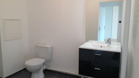 location Appartement T2 DE 41.7m² À ASNIERES - Photo 2