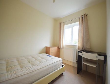 3 Bedroom Semi Detached To Let - Photo 4