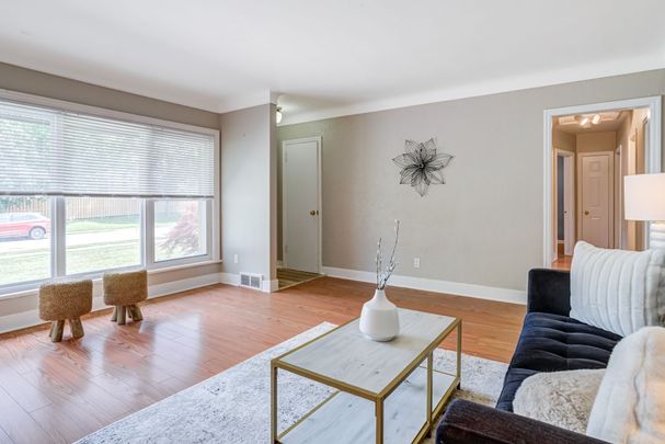 For Lease - 14 Caroline Street, St. Catharines, Ontario - Photo 1