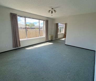 Sunny 2 bedroom unit plus insulated Sleepout - Photo 3