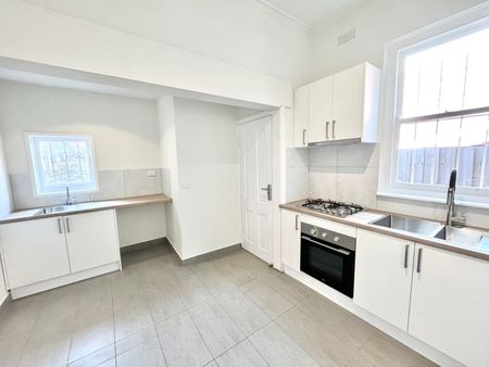 3 bedroom apartment in the heart of Camberwell - Photo 4