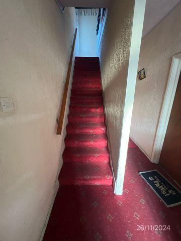 2 Bed Flat, The Drive, IG1 - Photo 3