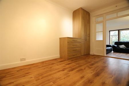 Great West Road, Isleworth - Photo 2