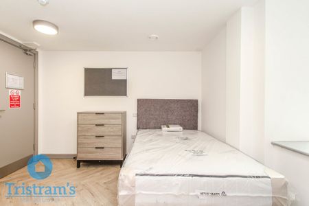 5 bed Apartment for Rent - Photo 3