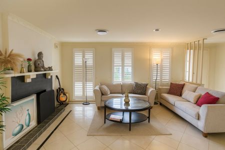 Spacious Family Living with Solar & Large Workshop - Photo 3