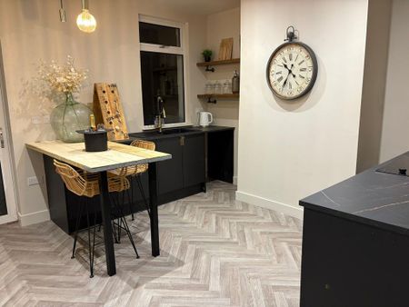 4 bedroom terraced house to rent - Photo 5