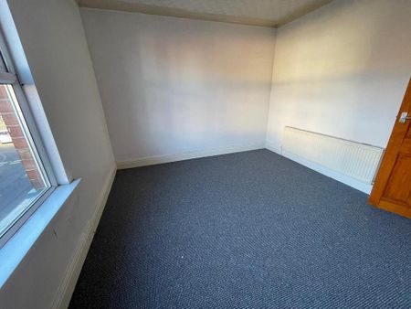 4 bedroom terraced house to rent - Photo 3