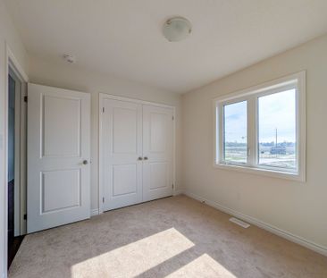 For Lease - 12 Fenn Crescent, New Tecumseth, Ontario - Photo 5