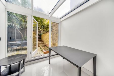 5 bedroom terraced house to rent - Photo 3