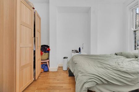 3 bedroom flat to rent - Photo 5