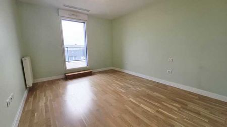 Location Appartement 4 pièces 111m² OLIVET 45160 - Photo 4