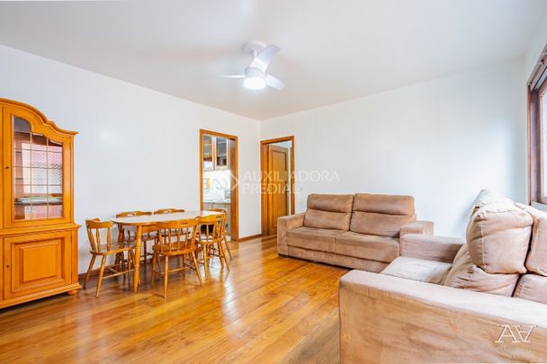 Apartamento com 3 quartos e 120m² para alugar em Moinhos de Vento, Porto Alegre. - Photo 1