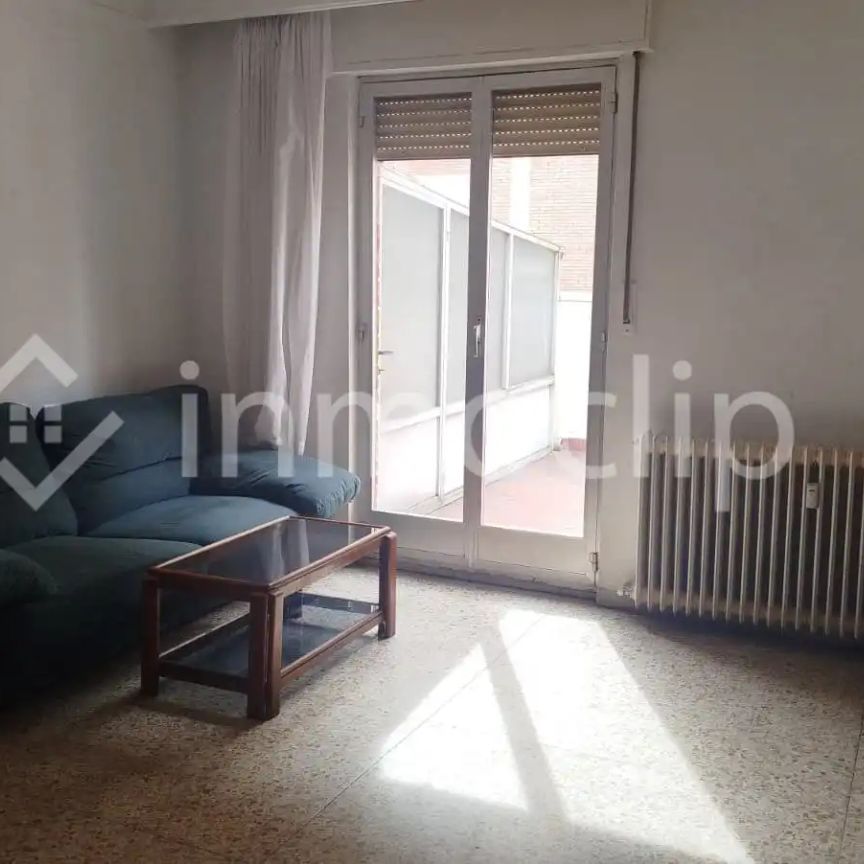 Ático de alquiler en Calle Van Dyck, Salesas - Photo 1