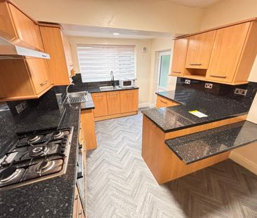 2 Bed Maisonette, Vine St, M7 - Photo 4