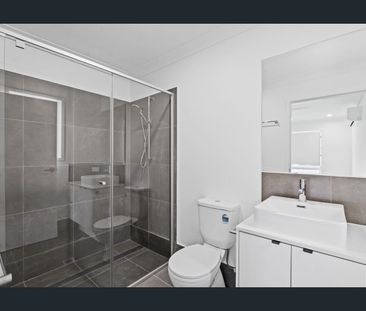 24 Graham Crescent, Richlands, Qld 4077 - Photo 6