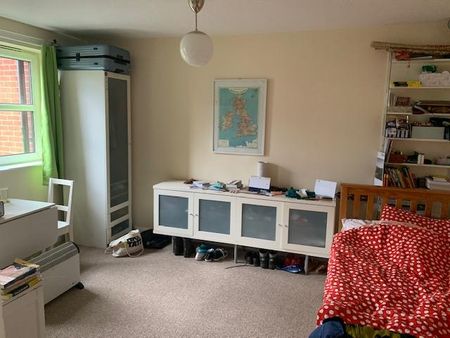 Studio to rent - Photo 2