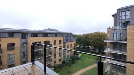 3 bed flat to rent - Photo 4