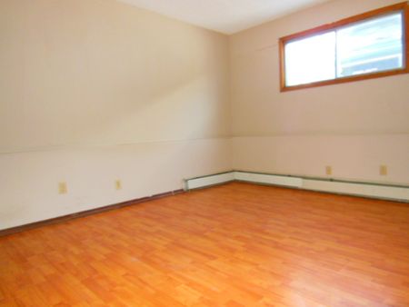 1257 WASCANA #3 ONE BEDROOM SUITE - Photo 2