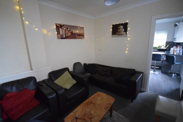 To Rent Withermoor Road, Winton, Bournemouth, BH9 £2,250 pcm Tenancy Info - Photo 1