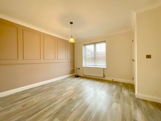 2 bedroom End Terraced House to let - Photo 1