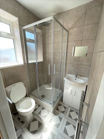 61 Laurel Road, Handsworth Wood, Birmingham, B21 9PB - Photo 2