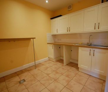4 bedroom detached house to rent - Photo 4