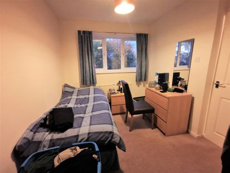 3 bedroom semi-detached house to rent - Photo 3