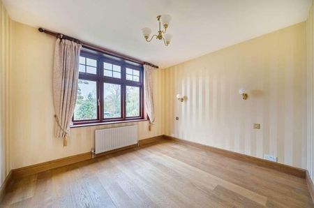 Woking, Surrey, GU22 - Photo 4