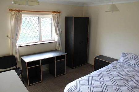 4 bedroom house to rent - Photo 3