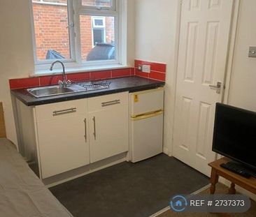 1 bedroom in a house share to rent - Photo 4