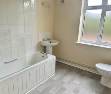 3 bedroom detached bungalow to rent - Photo 6