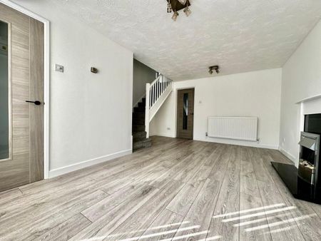 Link Detached House - Photo 3