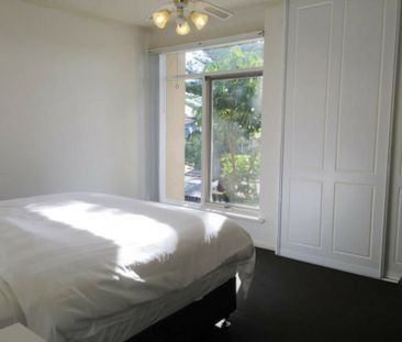 GREAT LOCATION, GREAT QUALITY OF LIVING AND FULLY FURNISHED. - Photo 2