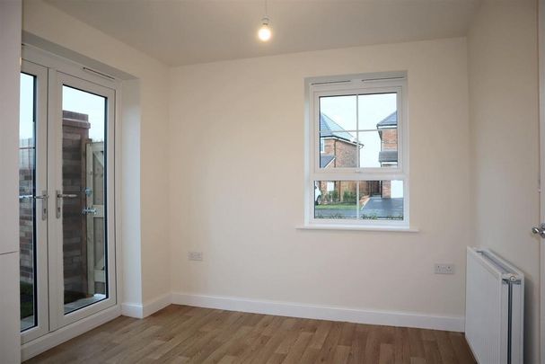 3 bedroom semi-detached house to rent - Photo 1