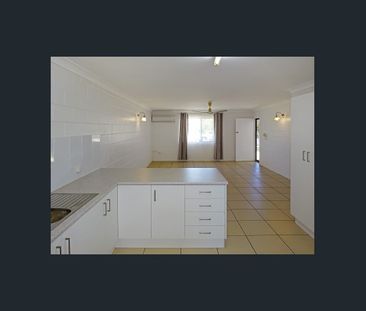 2/60 Merryl Street, Rasmussen, Qld 4815 - Photo 3