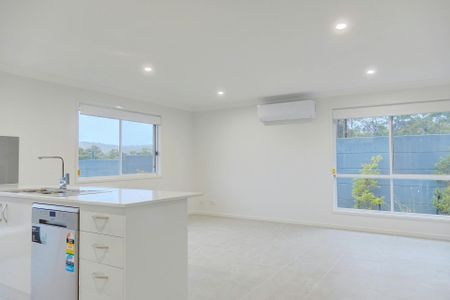 Stylish 4 Bedroom Home - Photo 3