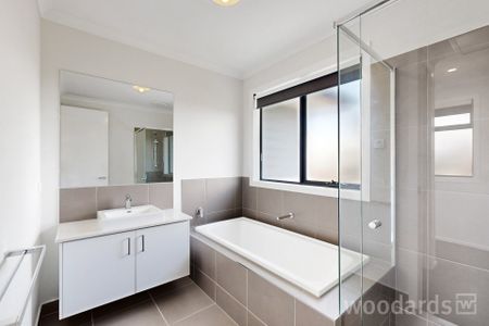 Welcome Home - Convenience and Style - Photo 5