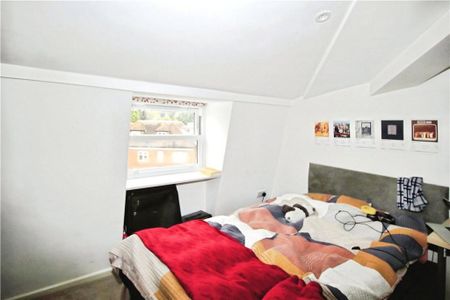 3 bedroom flat to rent - Photo 3
