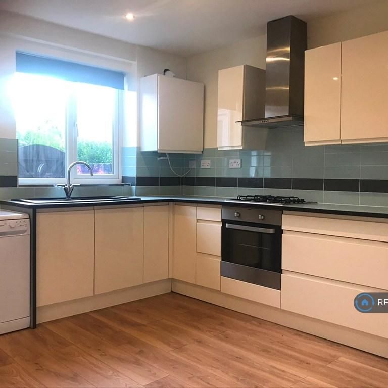 3 bedroom terraced house to rent - Photo 1