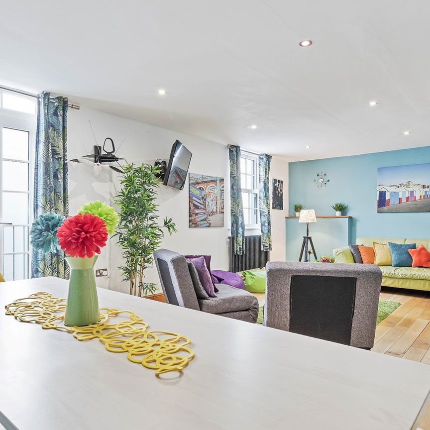 3 Bed Terraced House, Marine Terrace Mews, BN2 - Photo 1