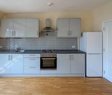 High Road, North Finchley, London - Photo 1
