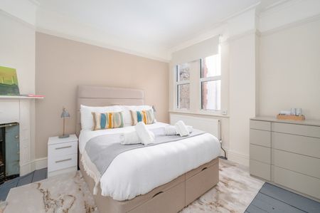 Room in a Shared House, Drewstead Road, SW16 - Photo 3