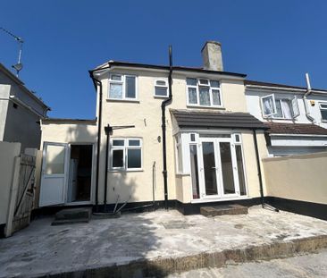 3 Bed Semi-Detached House- TO LET- Northwood HA6 - Photo 4