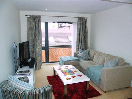 2 bedroom flat to rent - Photo 2