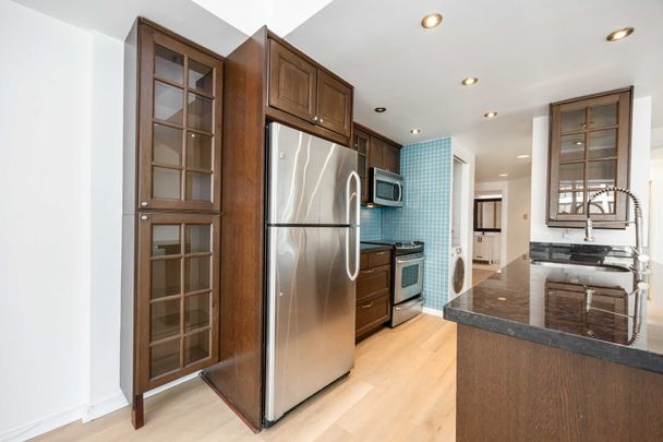 For Lease - 77 Harbour Square Unit# 702, Toronto, Ontario - Photo 1