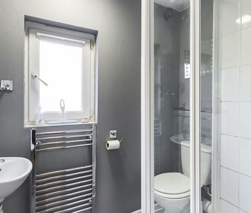 1 bedroom Flat To Let - Photo 5