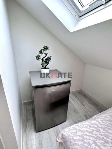 1 bedroom in a house share to rent - Photo 2